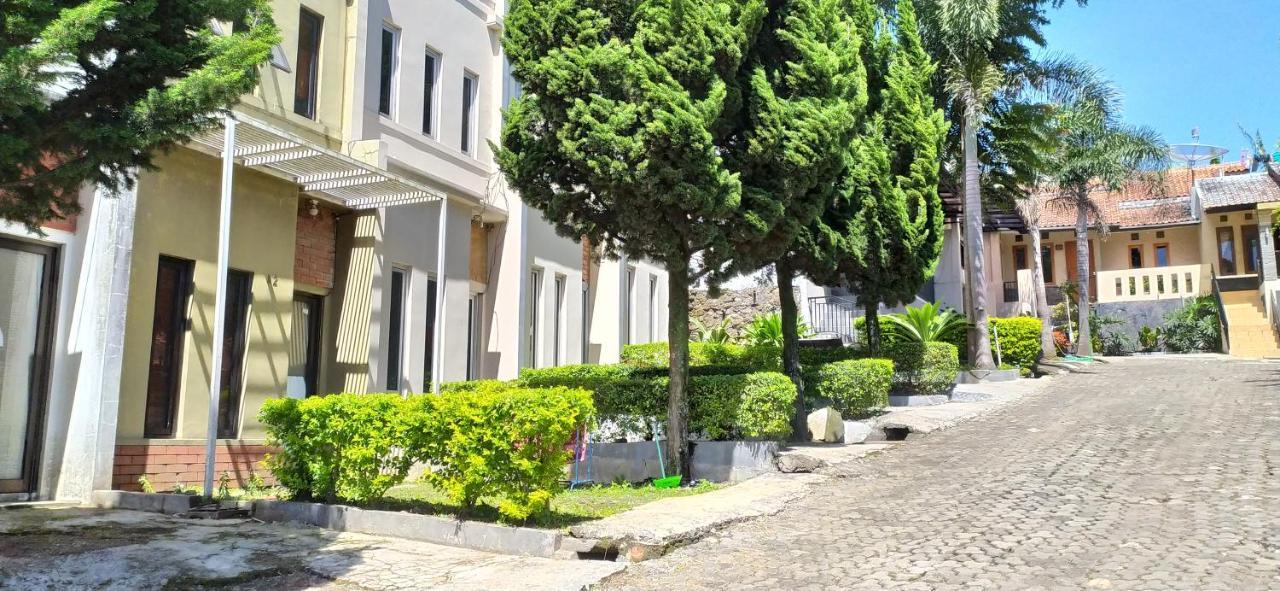 Villa Beverly Lembang Ngoại thất bức ảnh