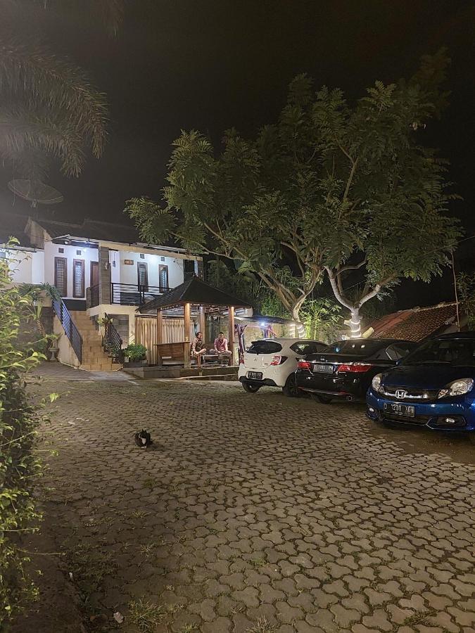 Villa Beverly Lembang Ngoại thất bức ảnh